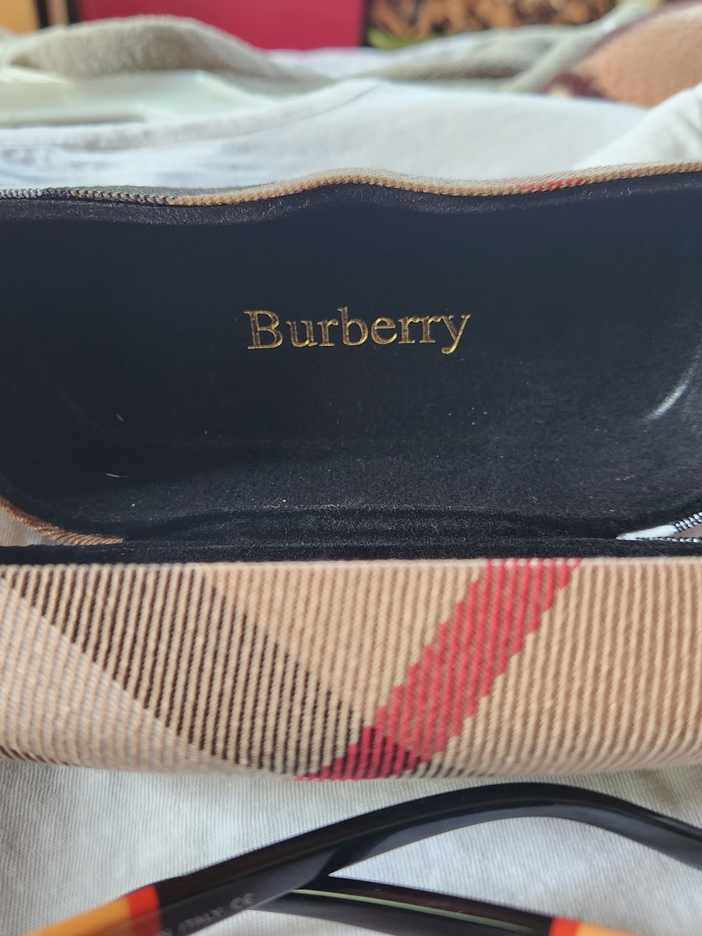 Burberry Black Square Sunglasses with Signature Case - Picture 7 of 9